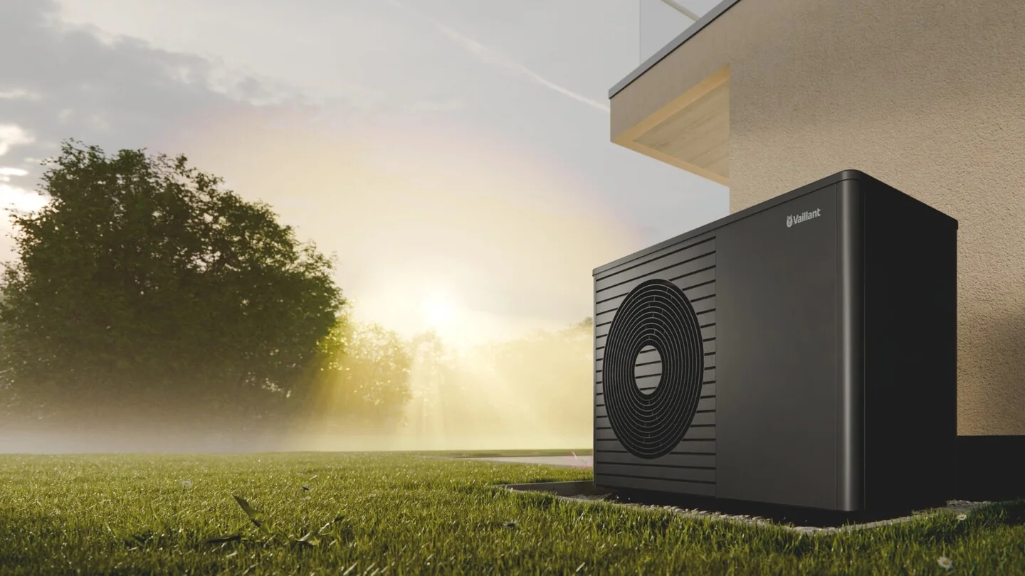Pompa di calore Vaillant installata all'esterno